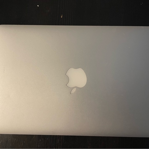 MacBook Air in good condition just missing a charger I hardly use it.